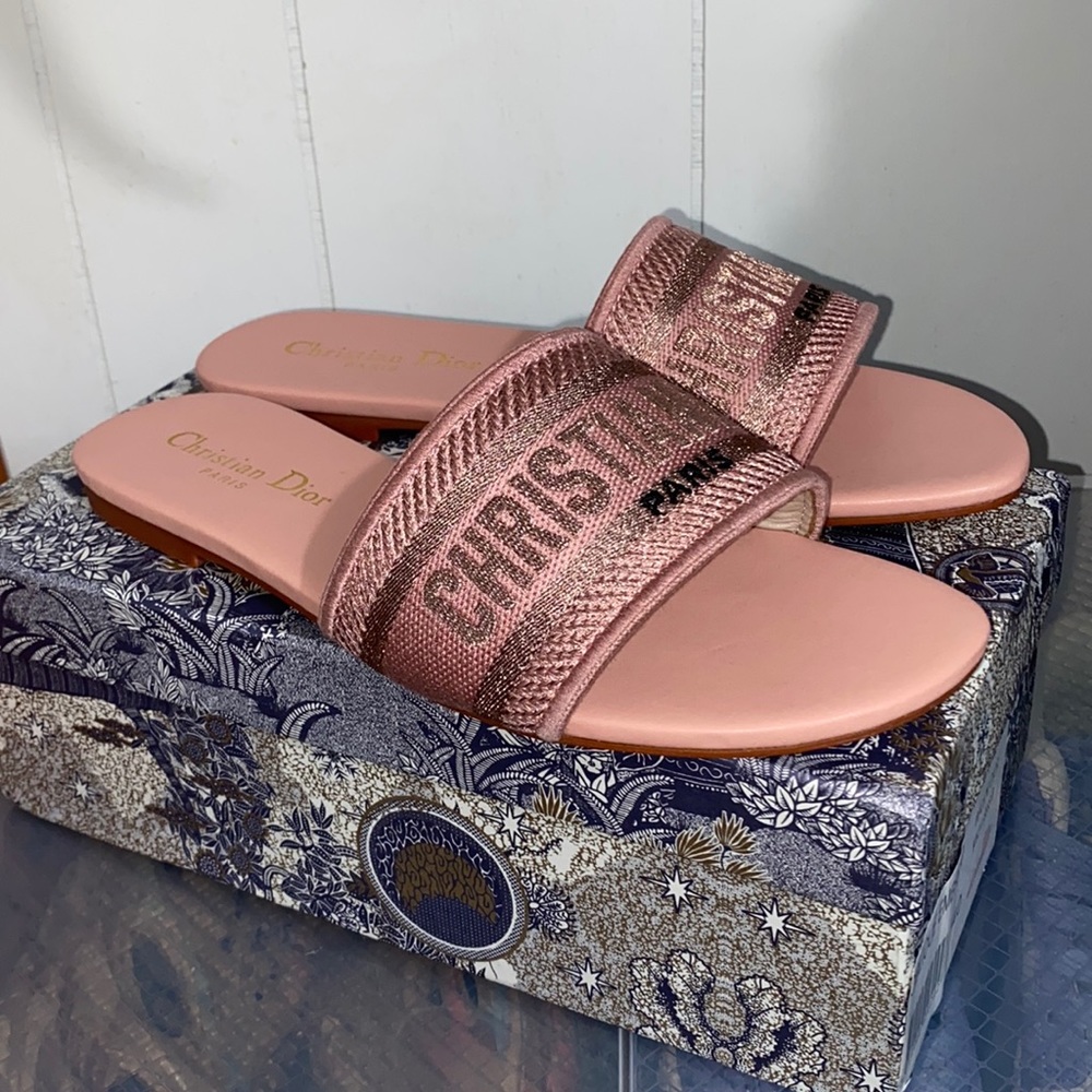 D way sandals